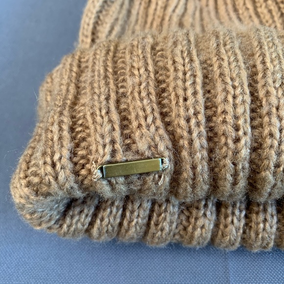 H&M Cozy Tuque - Picture 4 of 5